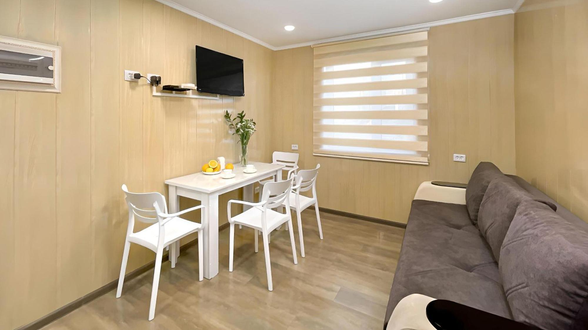 Guesthouse Liliia Karakol Dış mekan fotoğraf