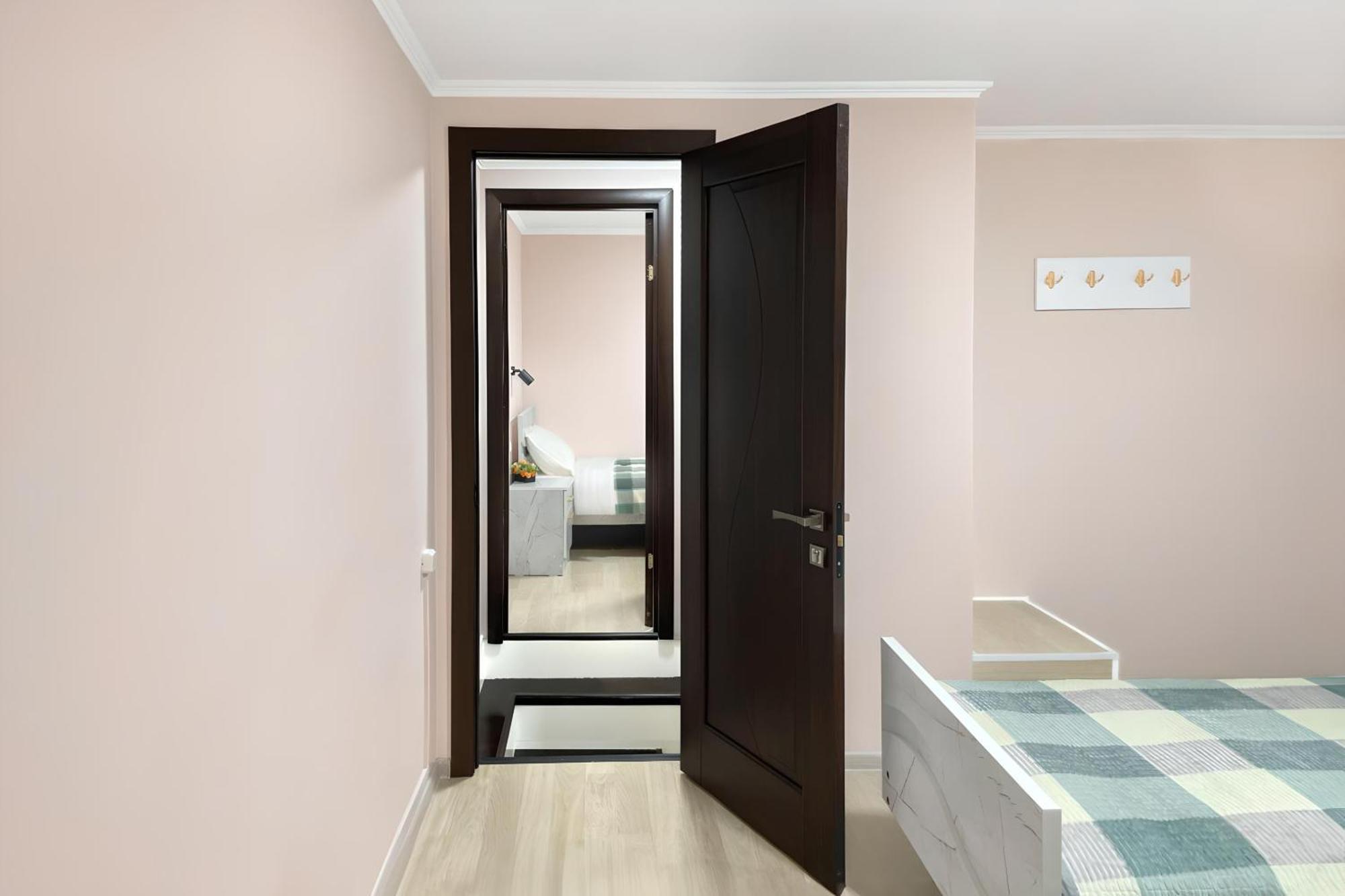 Guesthouse Liliia Karakol Dış mekan fotoğraf
